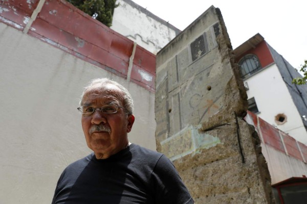 Subastan fragmento del Muro de Berlín en México